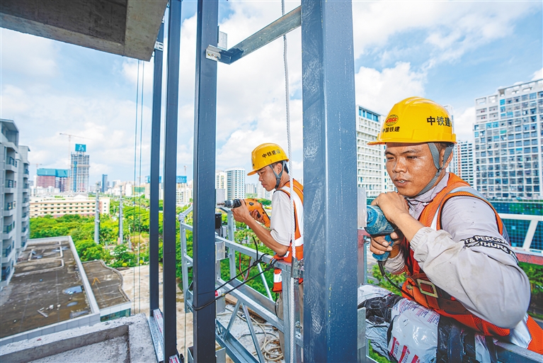 三亞中央商務(wù)區(qū)企業(yè)孵化基地項(xiàng)目封頂