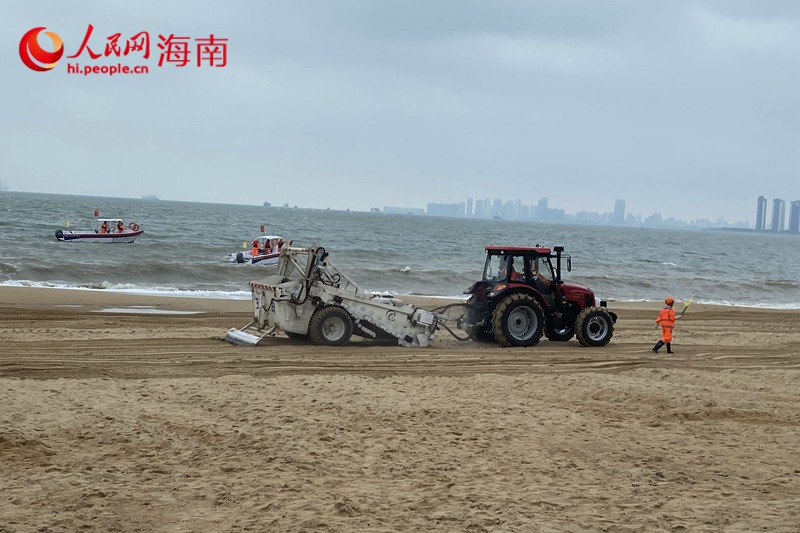 垃圾上了岸 水清景更美