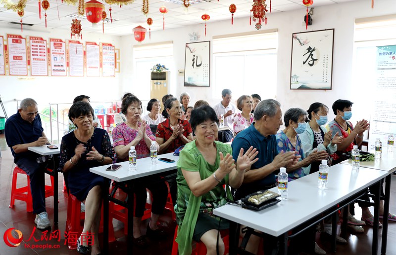 活動受到社區(qū)居民的歡迎。